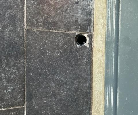 Kruipruimte ventilatie gaat schimmels tegen in Eindhoven