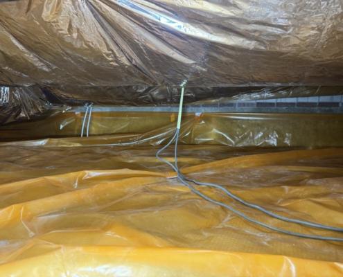 Kruipruimte ventilatie gaat schimmels tegen in Geldrop