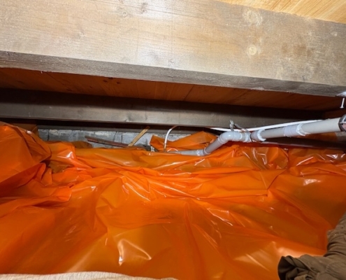 Kruipruimte ventilatie gaat schimmels tegen in Maartensdijk