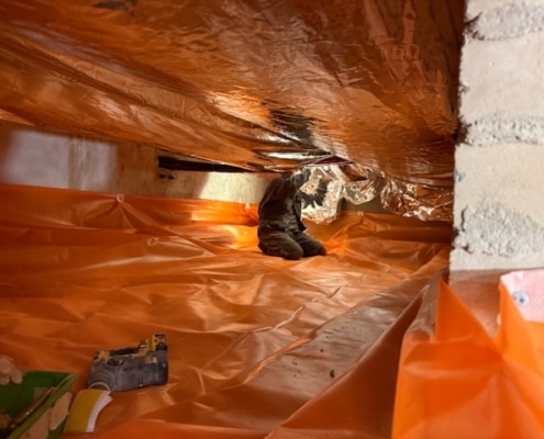 Kruipruimte ventilatie gaat schimmels tegen in Eindhoven